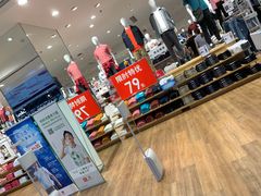 -优衣库(上海颛桥万达广场店)