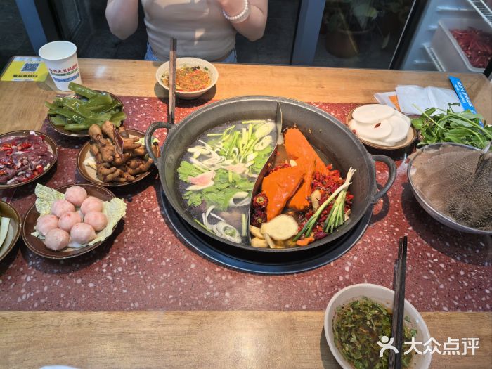 赵美丽·重庆社区火锅·直营店(火车东站·中豪国际店)图片