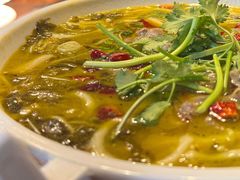 酸菜金针菇肥牛-亚哈饭店(梅园新村小区店)