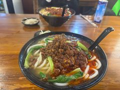 -丽虹云南过桥米线(兴工街店)