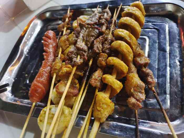 阿海龙虾烧烤-"冬季的路边烧烤,跟同事一起边吃烧烤边吐槽.