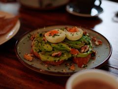 牛油果煮蛋吐司-RAC BAR(安福路店)