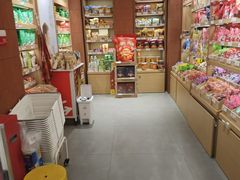 -良品铺子(白云新世界店)