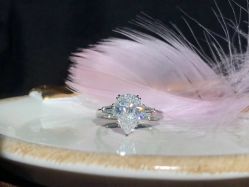 -威德钻石-克拉钻大本营(南京东路店)