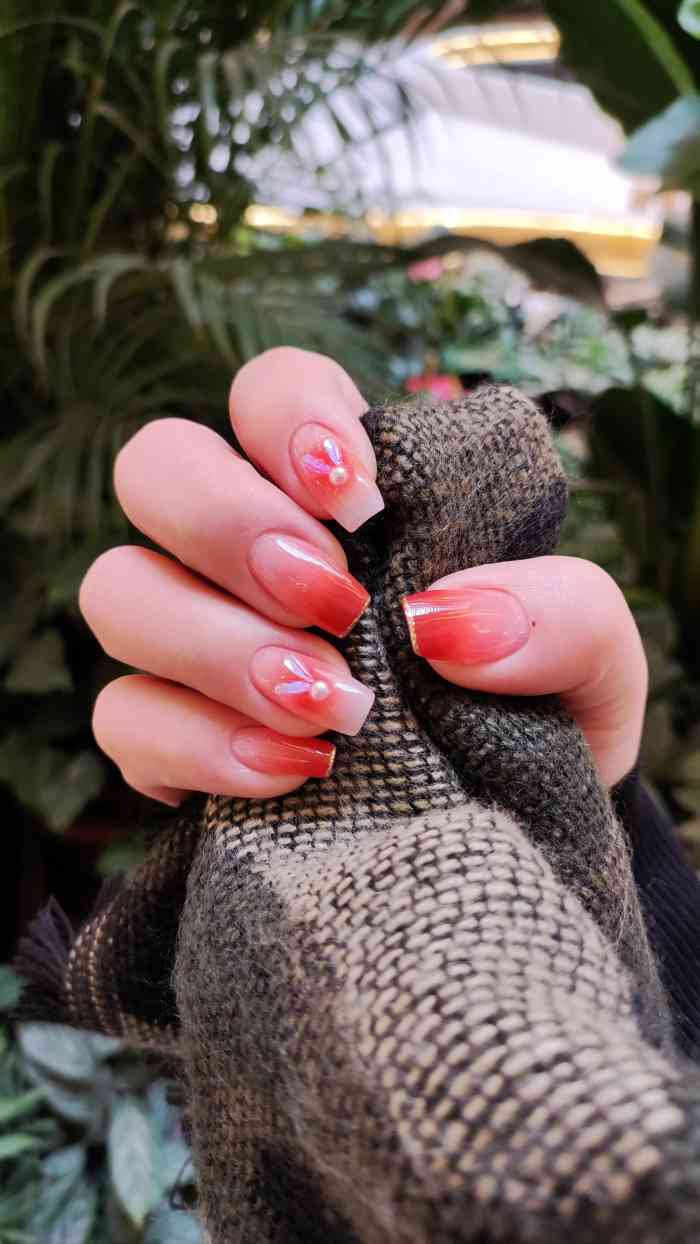 刘娟美甲沙龙(moho店)-"【项目】美甲下班来世纪汇的这家刘娟 离.