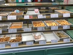 面包甜点陈列柜-上海哈尔滨食品厂(淮海中路店)