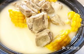 Stewed Pork Ribs with珍贵 Mushrooms and Corn