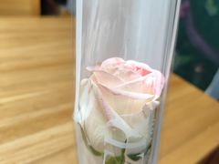 -何兮花店·气球派对鲜花店(马桥银春路万科城店)