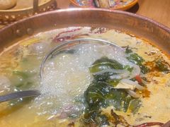 -洱火云南酸菜牛肉火锅(石景山当代商城店)