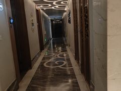 -新盈光·云会所(百丈东路店)