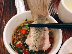 鱼尾-正能量脆肉鲩火锅