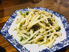 太湖芦苇根炒肉丝-呼吸森林·生态农庄农家乐私房菜