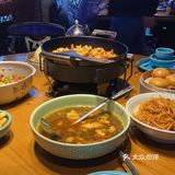 当时我们五个人大概吃了260