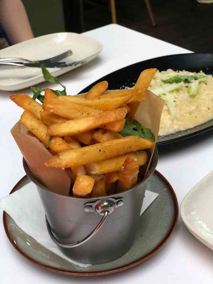 vesta bistro(静安嘉里店)-"位置很明显,在商场户外,星巴克的斜对面,.