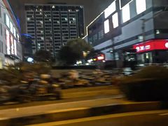 -卜蜂莲花-超市地下停车场