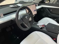 -TESLA 特斯拉(上海太古汇体验店)