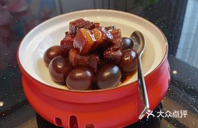 Braised Pork with Scallion Sauce and Soy Eggs