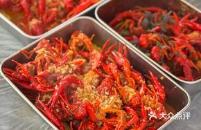 Golden Garlic Lobster