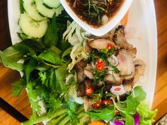 -Chom Cafe and Restaurant