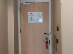 -宜必思酒店(青岛五四广场宁夏路地铁站店)
