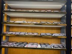 -优医视平价眼镜蔡司依视路折扣工厂店(十里堡店)