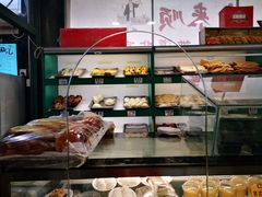 面包甜点陈列柜-南来顺饭庄·清真(南菜园店)