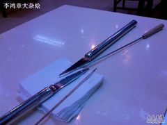 羊肉签子和小刀-关二碳烤羊腿(龙翔路店)