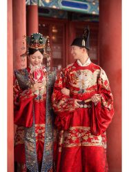 -雪中彩影婚纱摄影·微光艺术中心