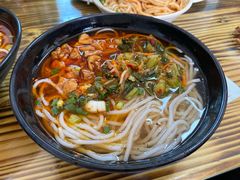 黄焖鸡煮米线-再回首鸡肉米线(人民路一店)