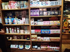 -九木杂物社(新奥购物中心店)