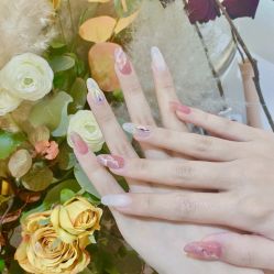-花系美·美甲美睫精品店