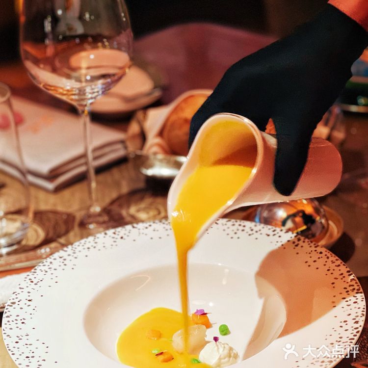 [礼花]北京探店｜京城氛围天花板，藏在西单大悦城的牛排家❗ 