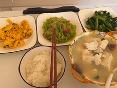 -鲸育宝宝月嫂(徐汇店)