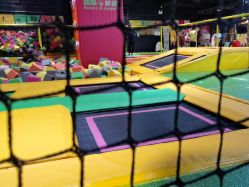 -蹦蹦跳跳(新奥购物中心店)