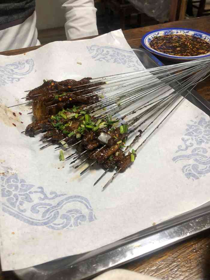 树下老贵阳铁签烤肉-"一家性价比很高的店,肉很新鲜,去的比较早.
