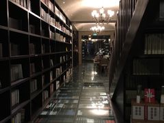 -钟书阁(松江泰晤士小镇店)