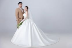 -MAO亲爱的猫婚纱摄影工作室