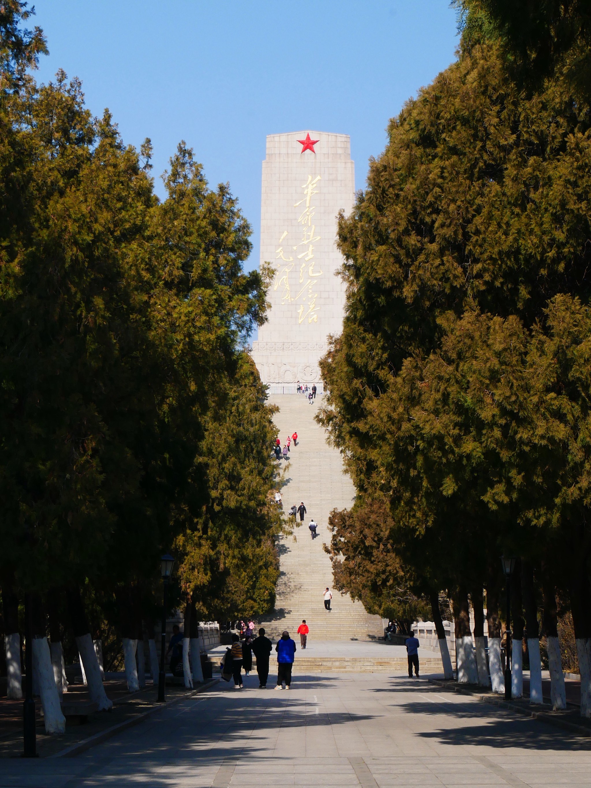 江门东湖英雄山图片