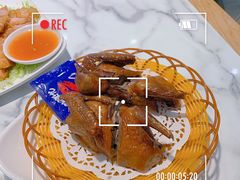 招牌吊烧鸽皇-多多旺港式茶餐厅(新区店)