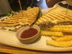 手工牛肉堡培根三文治-打趸BTC·Breaktime cafe(北京路店)