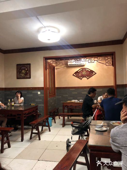 管记水席老店(仙果市街店)大堂图片