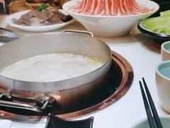 -洪氏嗨捞·猪肚鸡火锅(阳光天地店)
