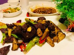 杏鲍菇黑椒牛肉粒-渝信川菜(西单店)