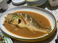 拉菲黄鱼-宝界普菲特湖畔酒店