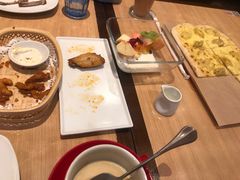 -必胜客(WOW中心城店)