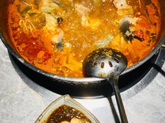 -野山舂·贵州现舂酸汤牛肉(民生路店)
