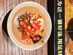 -老牌坊云南鱼豆花火锅(哈西万达店)