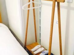 -两棵枇杷树