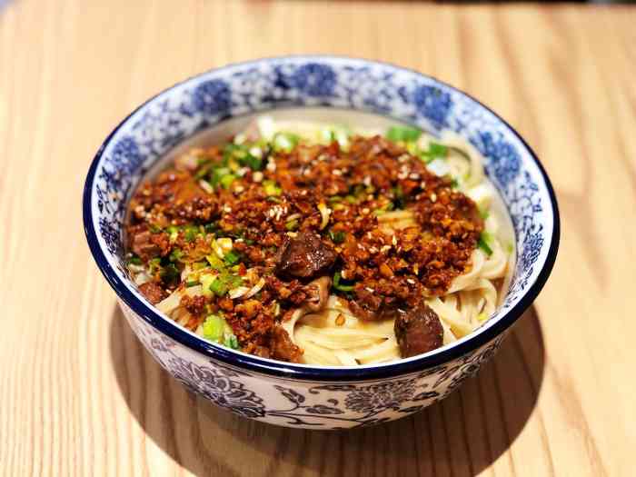 是青岛地区最正宗的兰州牛肉面 强烈推荐,清汤牛肉面,红烧干拌牛肉面