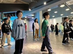 -CASTER跳舞俱乐部